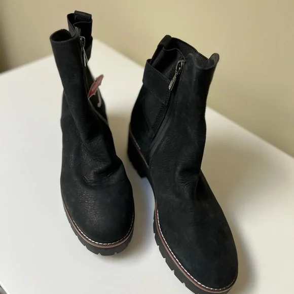 Blondo Waterproof Dagger Bootie In Black Nubuck with Buckle Size 10 - Picture 4 of 9